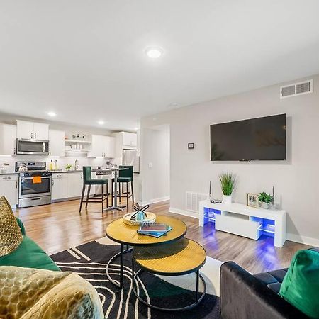 High-End On A Budget At Truist Park Atlanta Exterior photo