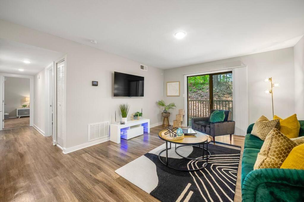 High-End On A Budget At Truist Park Atlanta Exterior photo